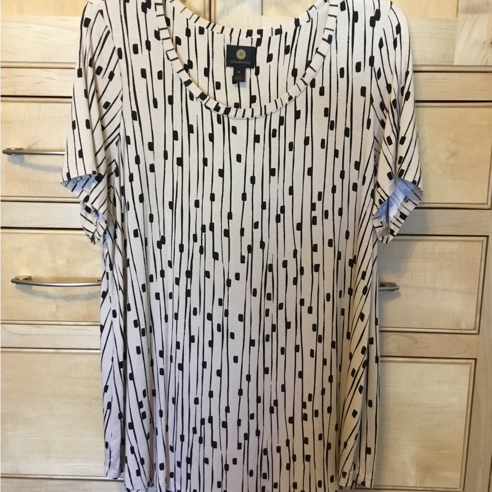 JM Collection Black & Cream 0X Patterned Top short sleeve scoop neck, dressy